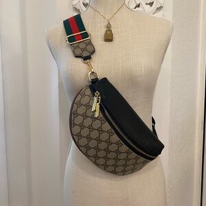 ❤️ G U C C I  Bumbag  UPCYCLED❤️